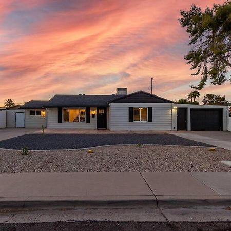 New Midtown Modern Studio With Backyard Phoenix Bagian luar foto