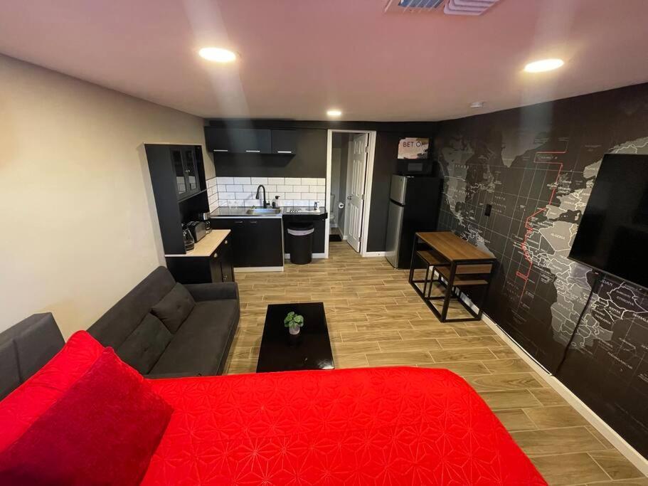 New Midtown Modern Studio With Backyard Phoenix Bagian luar foto
