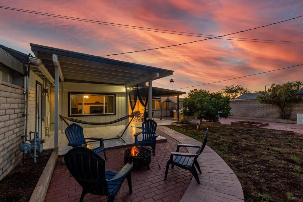 New Midtown Modern Studio With Backyard Phoenix Bagian luar foto