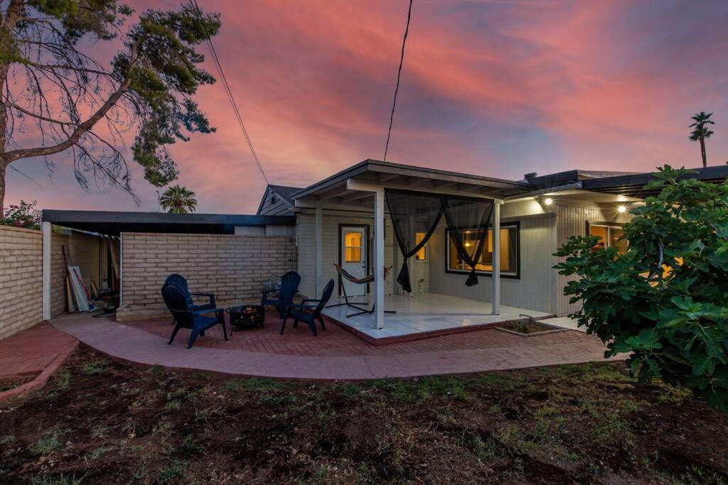 New Midtown Modern Studio With Backyard Phoenix Bagian luar foto