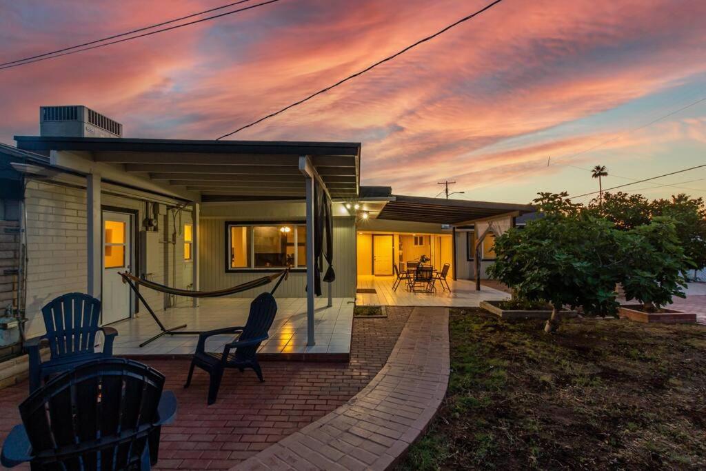 New Midtown Modern Studio With Backyard Phoenix Bagian luar foto